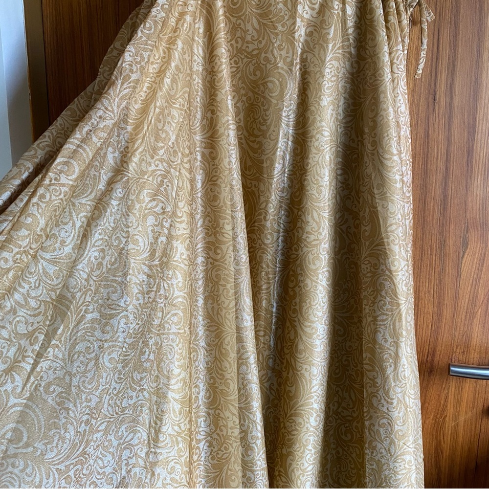 Golden skirt - Picture 3 of 4